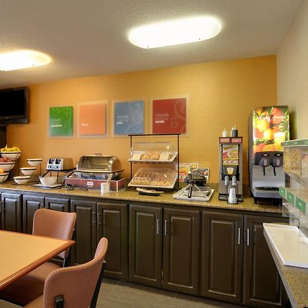 Quality Inn & Suites Malvern Bagian luar foto