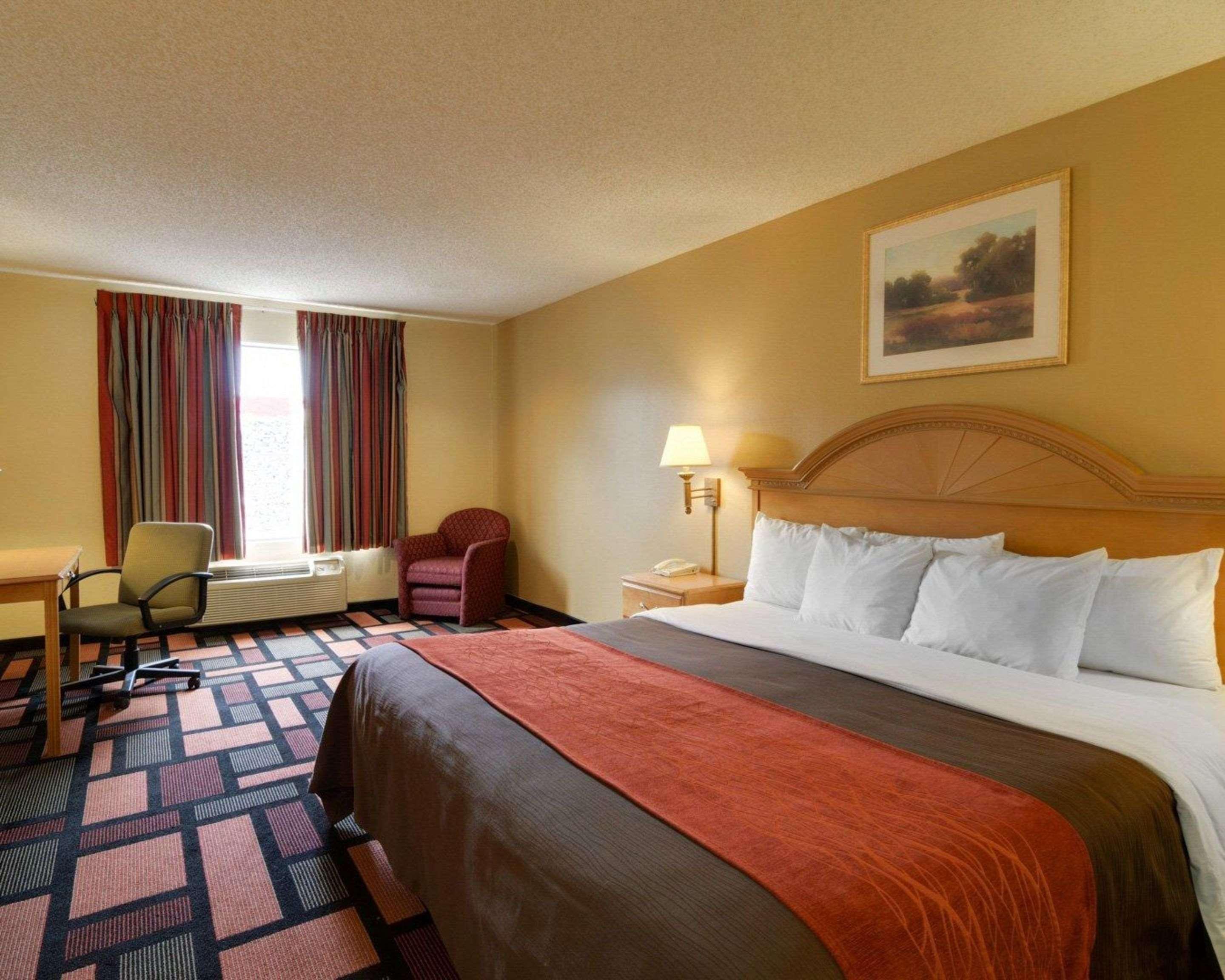 Quality Inn & Suites Malvern Bagian luar foto