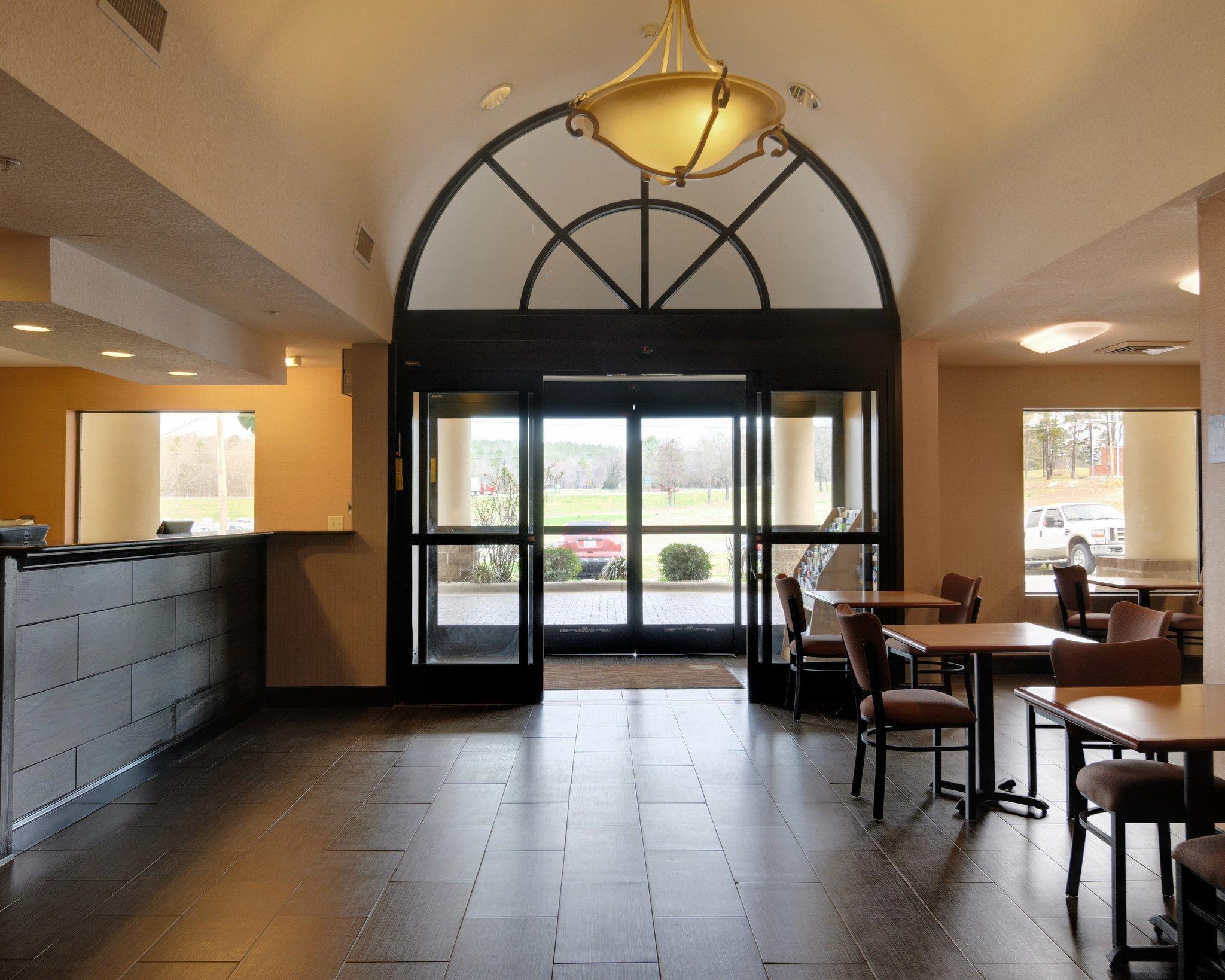 Quality Inn & Suites Malvern Bagian luar foto
