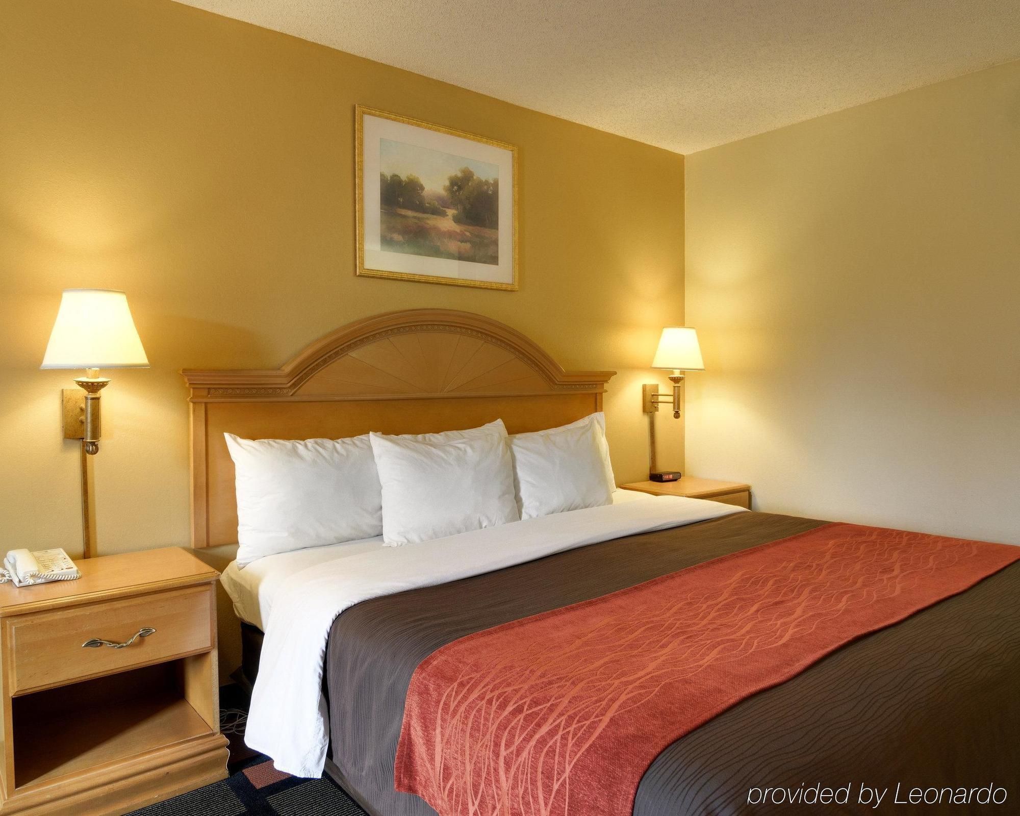 Quality Inn & Suites Malvern Bagian luar foto